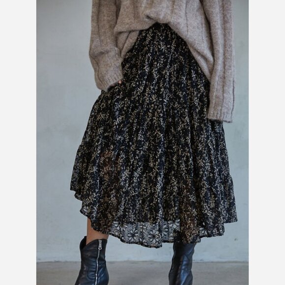 Boho Floral and Lace Midi Skirt With Soft Sparkle - Picture 3 of 8